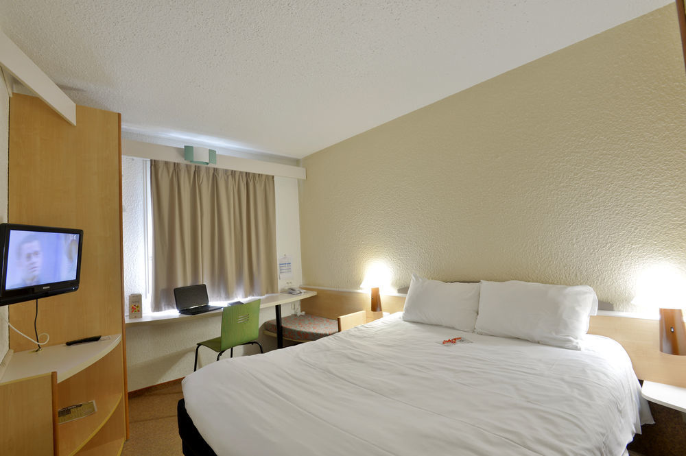 Ibis Marais Poitevin Hotel 3*